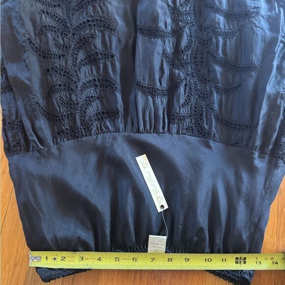 NWT! Gold Hawk Silk Black Skirt - Picture 6 of 6